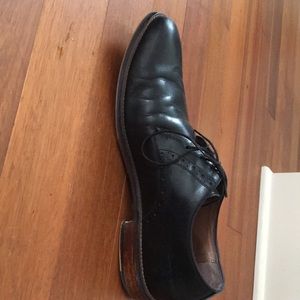 Johnston & Murphy black leather oxfords
